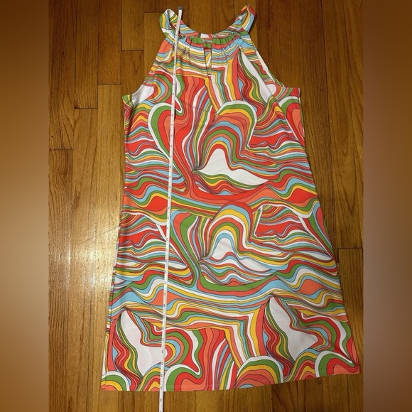 Jude Connally Lisa Keyhole Shift Dress with Mod Swirl Pattern - Picture 5 of 7